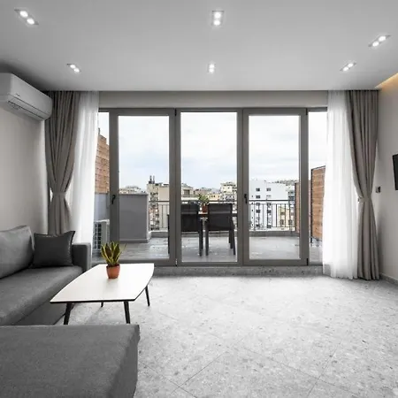 Avenue & Apartments, Nilie Hospitality Mgmt
