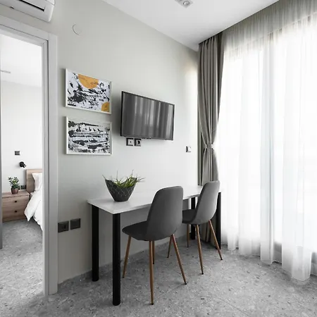 Avenue & Apartments, Nilie Hospitality Mgmt *
