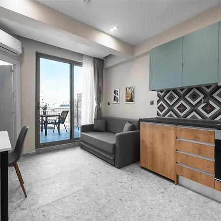 Avenue & Apartments, Nilie Hospitality Mgmt