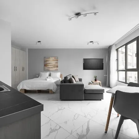 Avenue & Apartments, Nilie Hospitality Mgmt