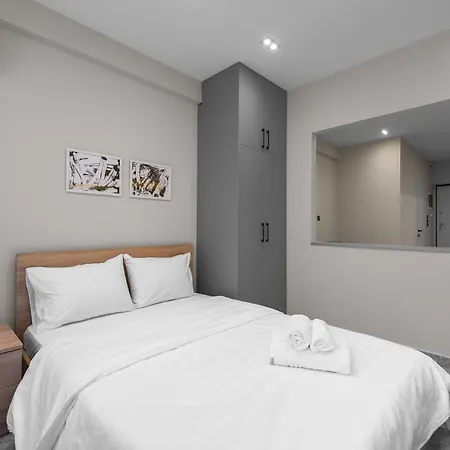 Avenue & Apartments, Nilie Hospitality Mgmt