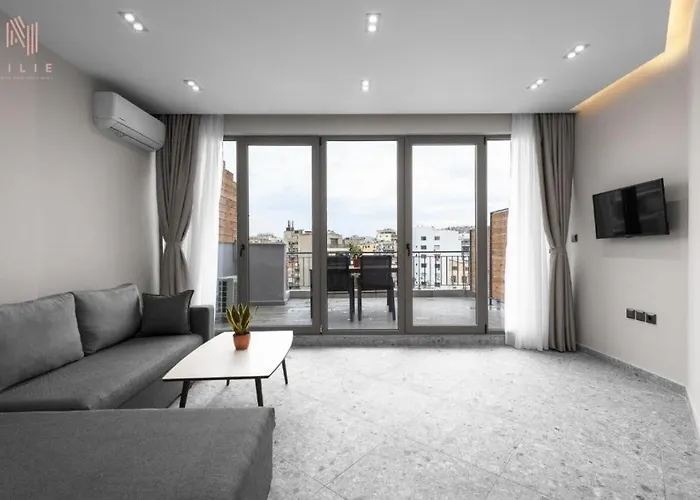 Avenue & Apartments, Nilie Hospitality Mgmt
