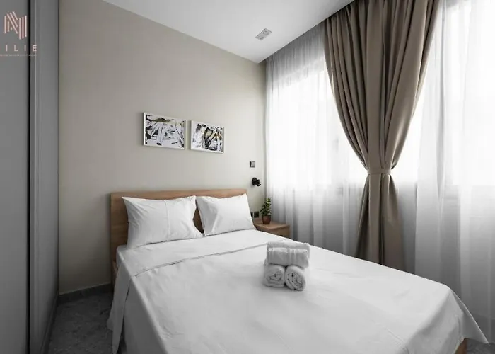 Apartment Avenue & Apartments, Nilie Hospitality Mgmt