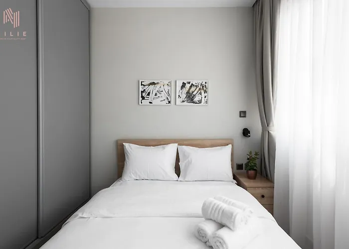 Avenue & Apartments, Nilie Hospitality Mgmt