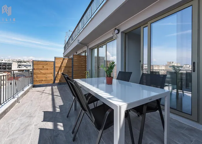 Avenue & Apartments, Nilie Hospitality Mgmt