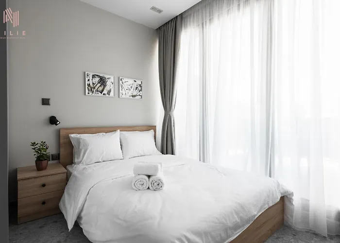 Apartment Avenue & Apartments, Nilie Hospitality Mgmt