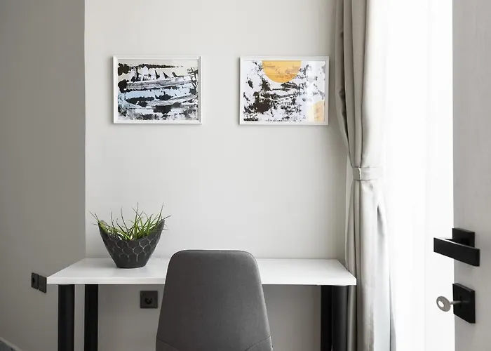 Avenue & Apartments, Nilie Hospitality Mgmt