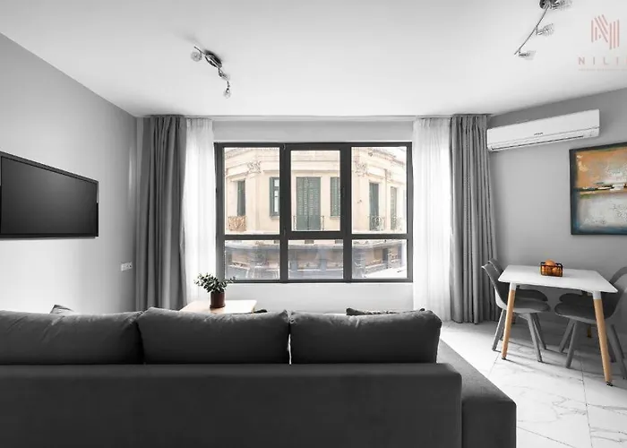Avenue & Apartments, Nilie Hospitality Mgmt