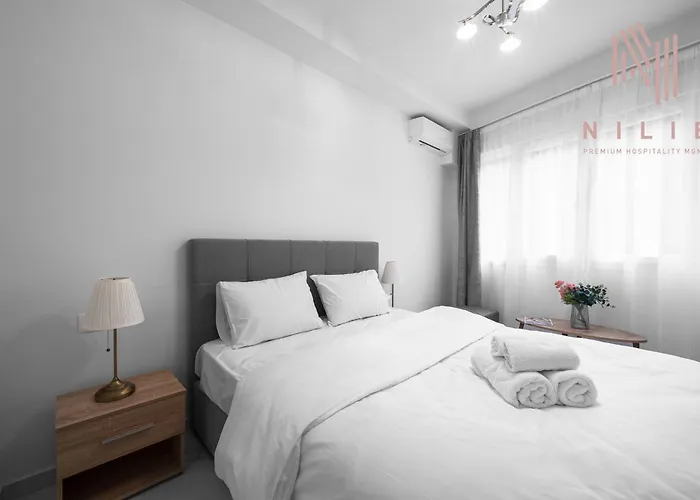Avenue & Apartments, Nilie Hospitality Mgmt Apartment