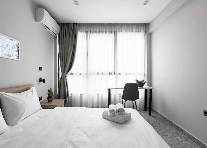 Avenue & Apartments, Nilie Hospitality Mgmt *